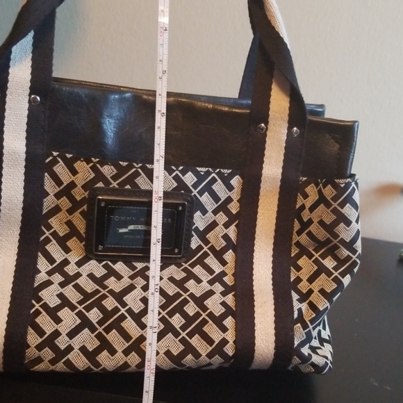 Tommy Hilfiger Purse - Picture 5 of 7